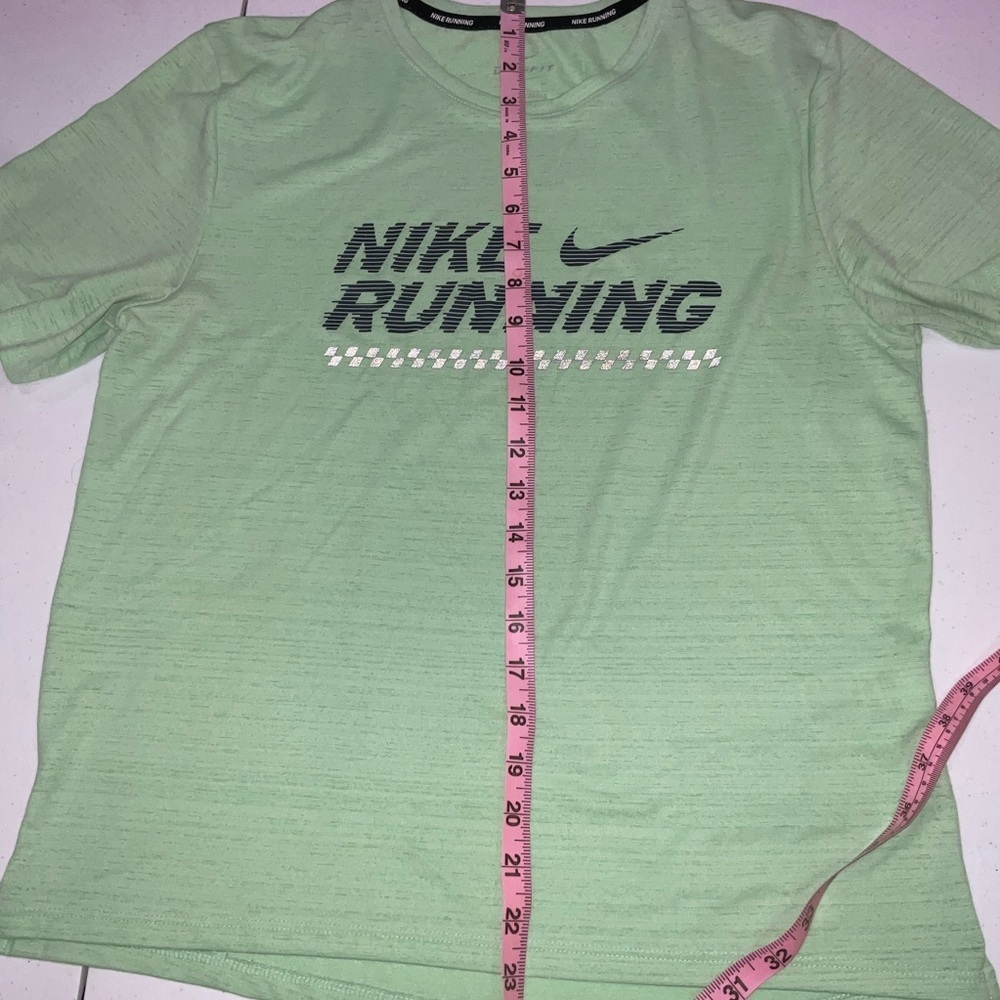 Nike Miler Running Graphic Tee Light Green Reflective Strips Men’s Size Small - Picture 5 of 9